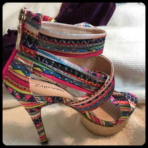 ZIGI SOHO Platform Heels - Picture 5 of 8